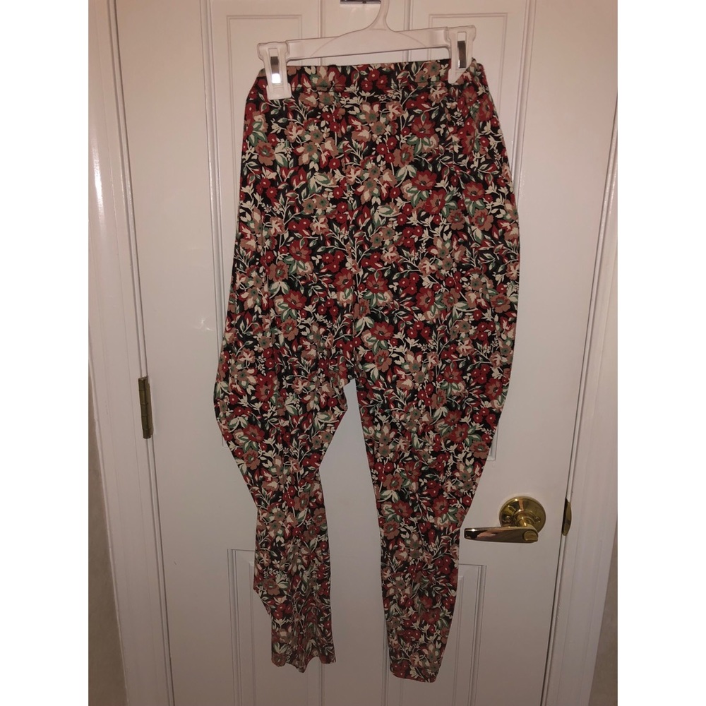 Torrid Cropped Floral Leggings (Size 3)